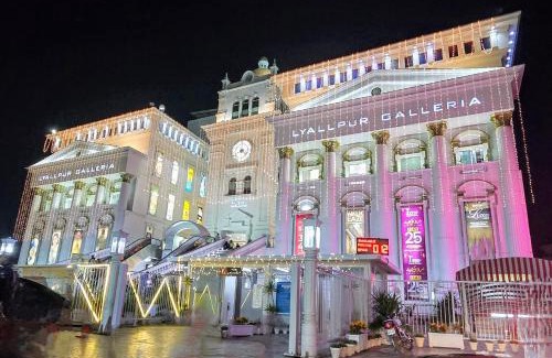 Faisalabad Apartamento | Lyallpur Galleria Mall Apartment, 2 BHK, 2 Bedroom with Living Room, Basement Parking, 24x7 Security