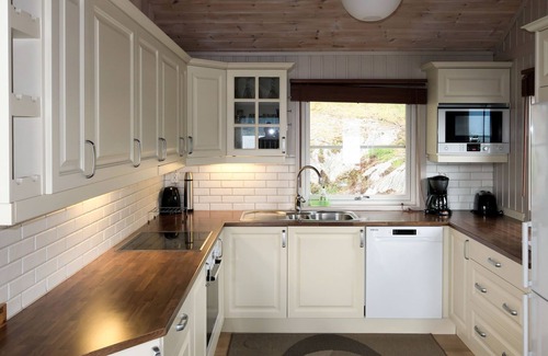 Vik Casa | Lyktvorholmen by Interhome