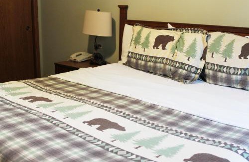 Eagle River Casa | Lynx Lake Condo at Wild Eagle Lodge, #131