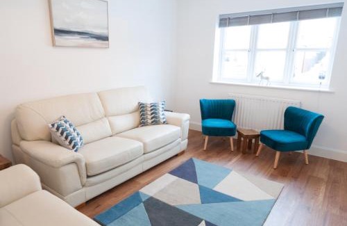 Ashbourne Casa | Lysander House - Modern, 4-Bed House, near Alton Towers