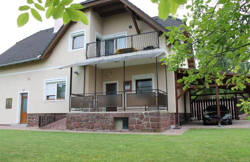 Balatonalmadi Apartamento | Márta Apartman