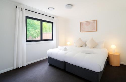 Bathurst Casa | MèRose Place - Spacious Modern New