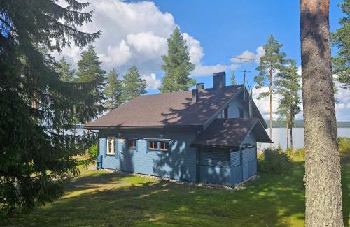 Kuopio Chalet De Esquí | Mökki järven rannalla, Matkailukartano Kivennapa