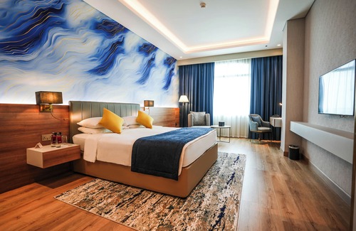 Garhoud Hotel | Mövenpick Grand Al Bustan Dubai