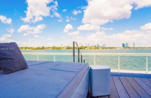 West Avenue Apartamento | M 721 Condo @ 1100 West Condo Hotel