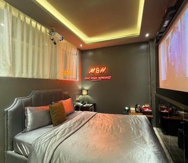 District 4 Hotel | M&H Cinema