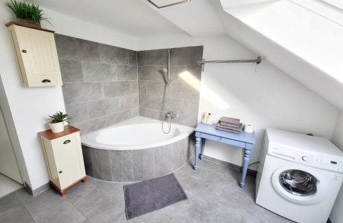 Zittau Apartamento | M I S T E R B A L E S Ferienwohnung Zittau Bahnhofsnähe