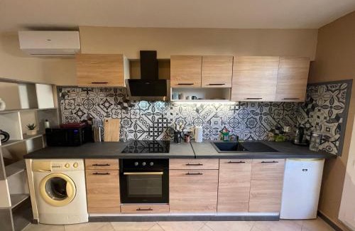 Vias Apartamento | M&S STUDIO NEUF CLIMATISÉ CENTRE Historique