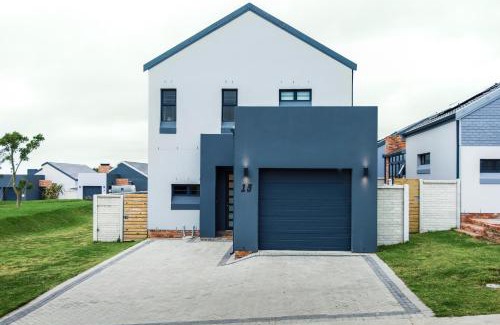 Port Elizabeth Casa | M-Stay on Baywest