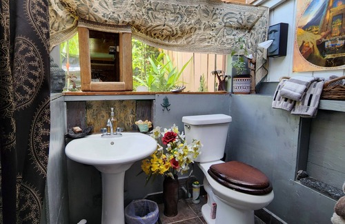 Kalapana Cama Y Desayuno | Ma'ukele Lodge