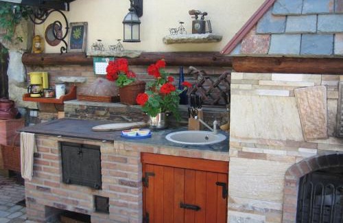 Turi Complejo | MaaRitza Holiday Cottage