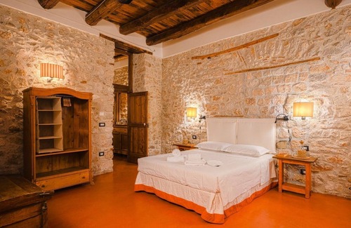 Teggiano Otro | Macchiaroli La Gioiosa Castle the magic of a medieval castle in Teggiano
