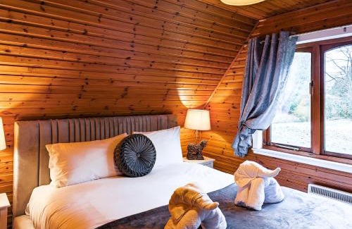 Almondbank Chalet De Esquí | Macha 3 - Hot Tub-Perth-Pets-Family-Luxury-Cabin