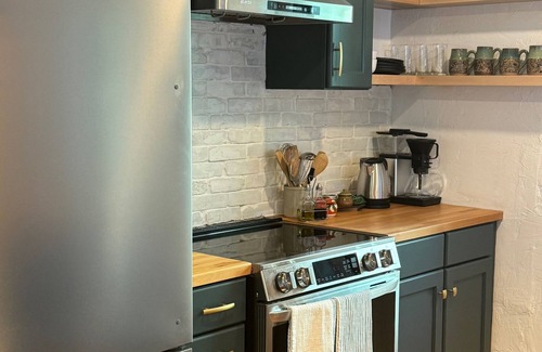 Marietta Apartamento | Mack on Market - Whole Apartment in Historic Marietta