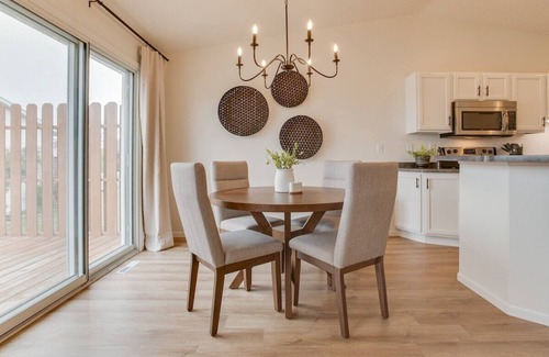 Fargo Casa | Mackenna's Place · Heated Garage | Prime Location | Family Friendly