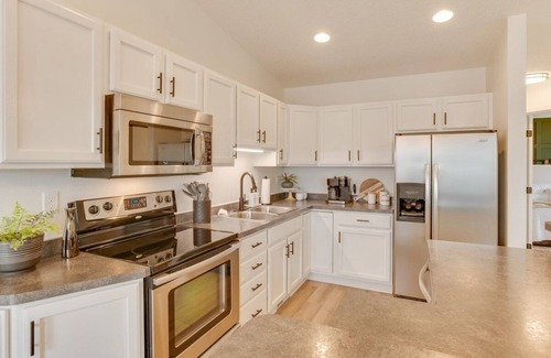 Fargo Casa | Mackenna's Place · Heated Garage | Prime Location | Family Friendly