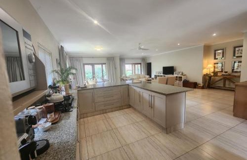 White River Villa | Maclarty House - Golf Estate Villa