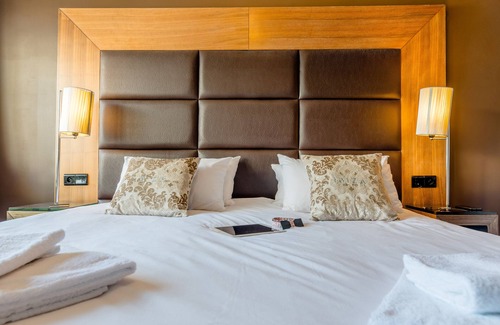 Mont-de-Lans Hotel | Madame Vacances Hotel Ibiza