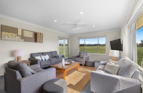 Lovedale Casa | Madigan Cottages - The Homestead