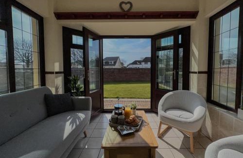 Porthcawl Casa | Maesllan - A Spacious Holiday Home in Porthcawl - 5 bedrooms, sleeps up to 10 people