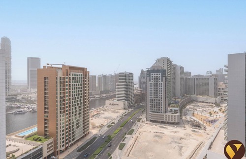 Madinat Zayed Apartamento | MAG Stylish Studio in Business Bay Pool