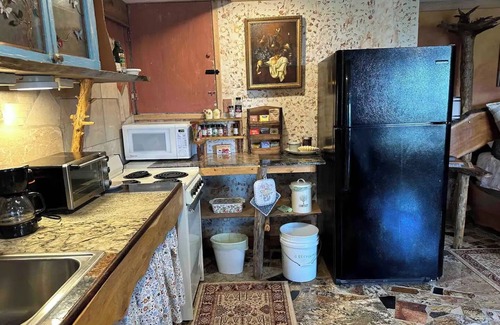 Coeymans Hollow Otro | Magic Forest Farm's Mountain View Suite
