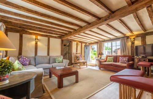 Higham Casa | Magical 17th century cottage with original beams & floors - The Old Post Office