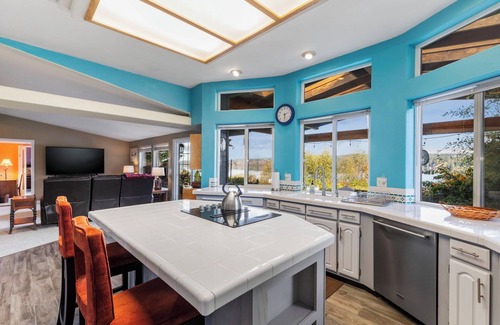Kingston Casa | Magical 4 Bed Beachfront Cottage Getaway