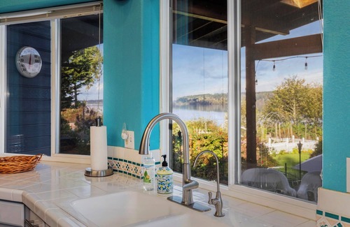 Kingston Casa | Magical 4 Bed Beachfront Cottage Getaway