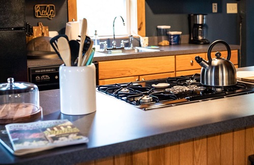 Damascus Cabaña | Magical Creekside Cottage in the Western Catskills