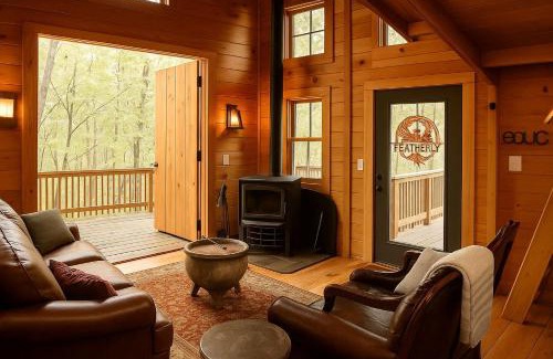 Stonewall Casa | Magical Family Tree House in Secluded Woodland near Germantown, Kentucky
