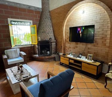 Medellin Apartamento | Magical farmhouse near Arví Park