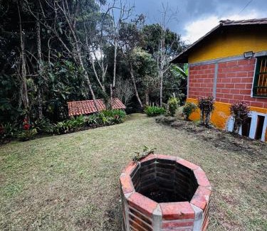 Medellin Apartamento | Magical farmhouse near Arví Park