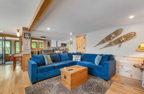 Wakefield Casa | Magical Lakefront Luxury Home: Camp Lollywood