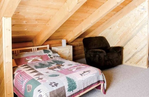 Heber City Cabina | Magical Log Cabin in the Woods. 20 miles from ski resorts. Family Friendly!
