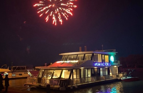 White Sands Alquiler De Eote | Magical Murray River retreat with Wow Houseboats- luxury, style, & dog-friendly!