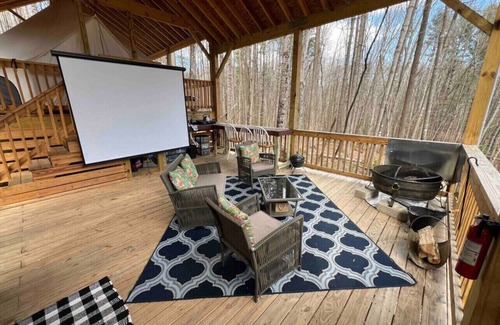 Traphill Alquiler De RV | Magical Woodsy Glamping minutes from Stone Mountain, NC