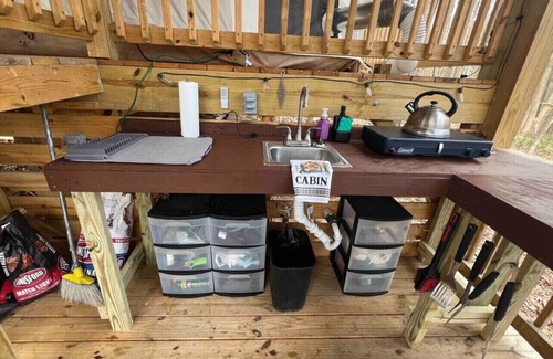 Traphill Alquiler De RV | Magical Woodsy Glamping minutes from Stone Mountain, NC