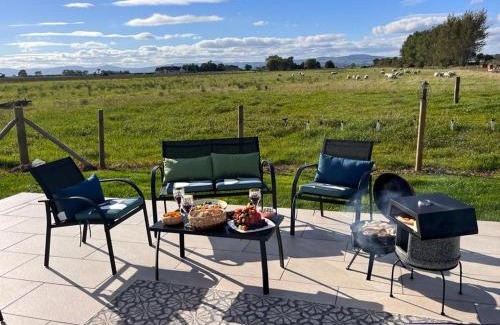 Limavady Casa | Magilligan - Cottage - Sleeps 6 - Parking - Garden