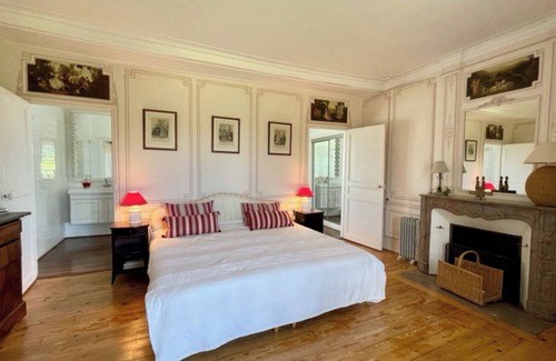 Huismes Otro | Magnificent 18th-century château surrounded by 10 hectares of parkland in Chinon