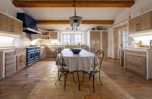 Menerbes Otro | Magnificent air-conditioned farmhouse, private heated swimming pool, tennis court, absolute peace and quiet