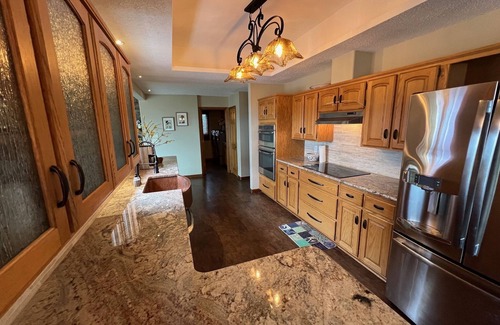 Fairfield Bay Casa | Magnificent Lake View Retreat: Outdoor Luxury, & Premium Comfort for 8 guests !