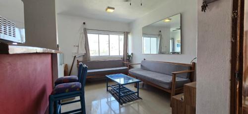 Manzanillo Apartamento | Magnifico Departamento, cocina equipada, 2 Recamaras 2 Baños , hasta 6 Personas, 3 albercas, playa a 50 mts wifi, aire acondicionado