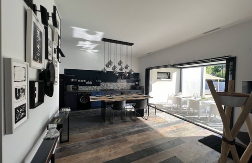 Molleges Casa | Magnifique Maison Contemporaine Dans Villa Triple