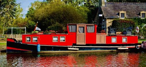 Evran Alquiler De Eote | Magnifique péniche remorqueur à louer