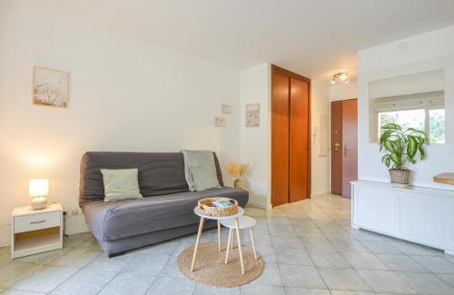 Beaulieu-sur-Mer Apartamento | Magnifique studio au calme, Climatisation, Parking, Wifi.