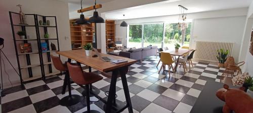 Rives de l'Yon Villa | Magnifique villa 5 etoiles avec piscine privee parc 2 ha