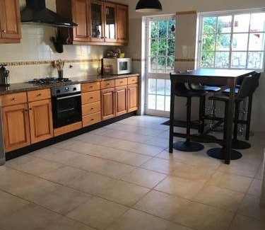 Quelfes Villa | Magnifique villa piscine proche de la mer