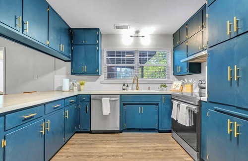 Tallahassee Casa | MAGNOLIA BARN \ 7-8 Bedrooms \ 8+ Parking Spots \ 2 Miles from FSU\Capitol