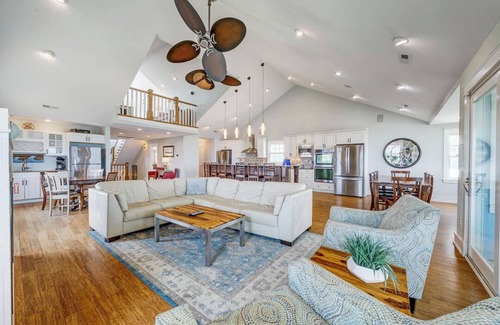 Kill Devil Hills Casa | Magnolia Cay | Oceanfront | Private Pool, Hot Tub, and Dog Friendly